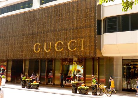gucci store in memphis